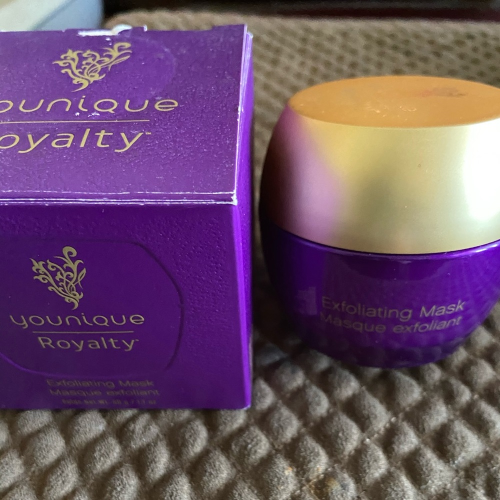 Younique Royality